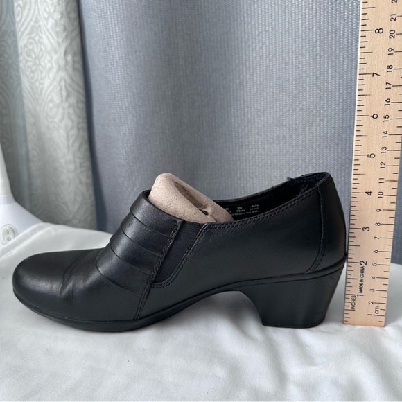 CLARKS INGALLS FALLS WOMENS SLIP-ON SHOES/ Size: 9 - Picture 10 of 15